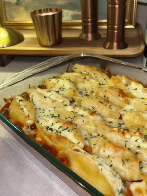 Stuffed Shells Recipe for dinner #creatorsearchinsights #stuffedshells #pasta #pastarecipe #dinner #dinnerrecipe #Dinnerldeas #mealideas #cheapdinners #easydinner #quickmeals #dinnerinspo 