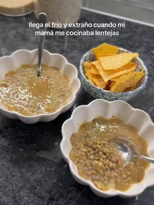 La mejor en la cocina 🤍 #cocinandoencasa #cooking #cookwithme #lentilsouprecipe #souprecipe #sopadelentejas 