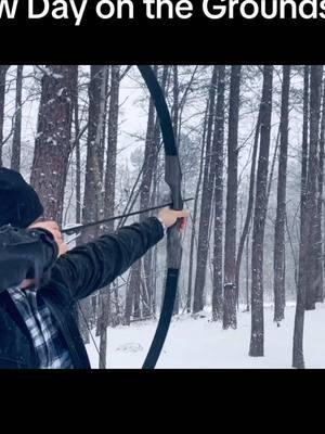 #knifethrowing #tomahawk #slingshot #archery #snow #snowday #donebyprofessional 