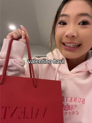 valentino beauty haul 💋🙈💗 #fyp #foryou #valentino #valentinobeauty #valentinohaul #haul #haultime #haultok #shopping #shoppinghaul #sunkissedcoconut #hugehaul #designer #designerhaul #valentinobeautyhaul #valentinobeautypartner #valentinoperfume #borninroma #valentinoborninroma #giftedbyvalentinobeauty #romance #fragrance #perfume #perfumetiktok #OOTD @Valentino.Beauty 