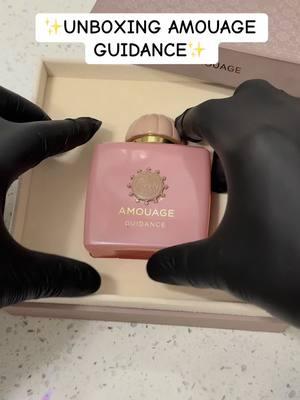 Imagine a fragrance that makes an entrance without even saying a word? Gorgeous, sexy & bold 😍 💖 @AMOUAGE  #amouage #amouageguidance #amouageperfume #perfumetiktok #fragrancetiktok #unboxing #TikTokShop #mimilanshy 