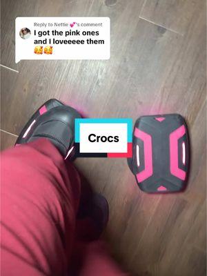 Replying to @Nettie 💕 I plan ve my croc boots I almost got the pink to!  #crocs #crocboots #boots #winterishere #winterboots 