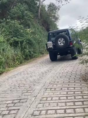 Galipaaannnnn🤣🤣 . . . . . . . Otro level . . . . ↘️↘️@venezuela4x4ig↙️↙️ . . . . #venezuela4x4#toyota#toyotajapan#offroad#offroading#trd#overland#landcruiser#trdoffroad#toyotausa#trdsport#trdnation#toyota4runner#toyota4x4 #toyotatacoma#toyotalandcruiser#toyotahilux #toyotatundra#toyotafortuner#toyotalife #4x4venezuela#toyotaoffroad#rusticos#machito #autana#landcruiser70#landcruiserclub #landcruisertoyota#landcruiser4x4 #landcruiservenezuela#galipan#caracas#venezuela#4x4venezuela#toyotamacho#landcruiser70series#toyotahilux#toyotaburbuja#toyotaautana 