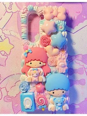 #twinstars #twinstarssanrio #decoden #decodencases #decodencase #decodenphonecase #customphonecase #handmadephonecase #gift #giftideas #giftidea #giftideasforher #decodendaily #decodenwithdaisy #decodenwithme 