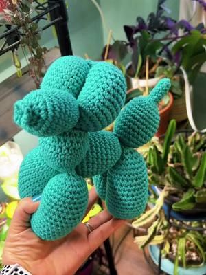 Crochet balloon dog! #crochet #crochetersoftiktok #crochet #crochettok #balloondog #crochetballoondog #imadethis #yarn #yarnlovers #crocheter 