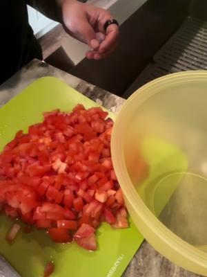 #picodegallo #foryoupage #fyp #fy #foodblogger #Recipe #Receta  4 tomatoes  Half of purple onion  1 jalapeño  1 bunch of cilantro  4 limes  Salt to taste 