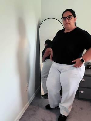 Un look ayuda tanto a sentirte bien y motivada aunque uno crea que eso es mito…. #gympower #girlgym #motivacion #bodypositive #amorpropio #curvy #gordita #viral #fyp #plussize 