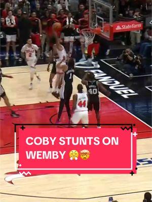 Coby really said “sit down” #chicagobulls #cobywhite #victorwebanyama #dunk #NBA 