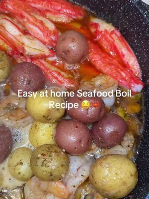 Easy and affordable at home seafood boil recipe 🦀 Finally edited because I’m craving it rn. #seafoodboil #athomeseafoodboil #seafoodboilrecipe #seafoodboilsauces 