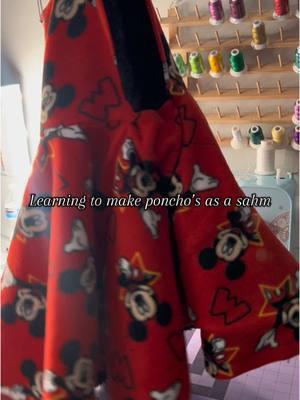 #fypシ #sewing #MomsofTikTok #carseatsafety #poncho #carseatponcho #mickeymouse 