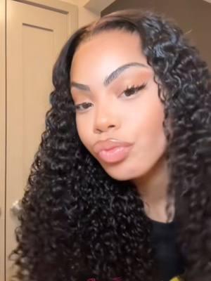 Can get good vibes from this curly hair?😍💞don’t miss it!!💥 #hairvideos #wigtok #fyp #gluelesswig #viralvideo #hairtrending #reshinehair #beginnerfriendlywig #reshinehairbeauty #2025newyears #kinkycurly