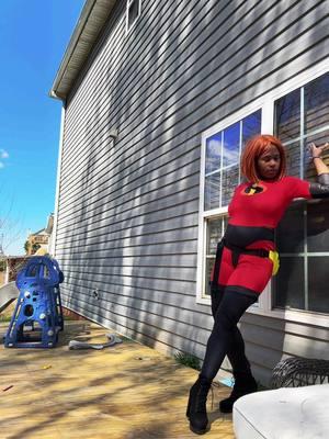 Let him cook is my new mood for 2025!! #bunntead #elasticgirl #incredibles #mrsincredible #blackcosplayer #lethimcook