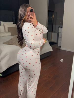 Cute heart shape pjs! Perfect for galentines day 💗  #galentinesday #womenspjs #pijama #affordablefashion #ttsdelightnow #giftguide #tiktokshopnewarrivals #tiktokshopcreatorpicks #spotlightfinds #fyp #fy #foryoupageofficiall 