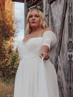 POV : You book your wedding with me. These boho bridals are so dreamy! 😍  #fyp #photographer #upstatesc #greersc #greenvillesc #spartanburgsc #southcarolina #couples #photography #weddings #destinationwedding #travel #entrepreneur #MomsofTikTok #weddingphotographer #engaged #bridalphotoshoot #boho 