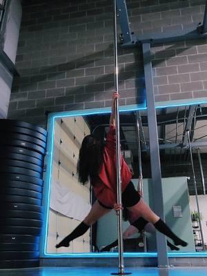 Put in the work and it will work! 💪  #poledance #poletricks #jadexfusionfitness #aerialist #polesport 