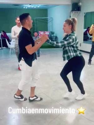 Combinación de la semana #Cumbia #cumbiaenmovimiento #cumbiaenpareja #clases #dance #dancing #baile #bailando #fypシ゚viral #fyp #fypシ #bailandocumbia #viralvideo #usa_tiktok #mexico 