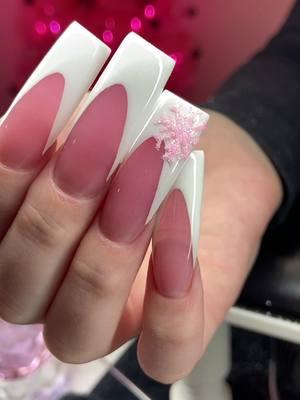 Love me a deep french 😮‍💨😍  • • • #frenchtips #frenchtipnails #frenchtip #frenchtipsnails #winternails #winternails2024 #winternails2025 #winternailinspo 