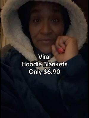 #creatorsearchinsights #blankethoodie #hoodieblanket #wearableblankethoodie #wearableblanket #coldweatheroutfits #blankethoodies #tiktokshopsale #wallscc 