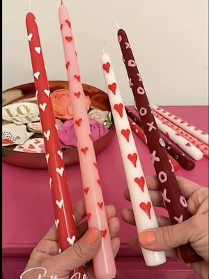 GALENTINE’S CRAFT🕯️💝🎁 Did you know you could paint candles? This was so fun and so easy! #diyvalentinecrafts #valentinesdaycraft #diyideas #diycraft #galentines #galentinescraft #candlepainting 