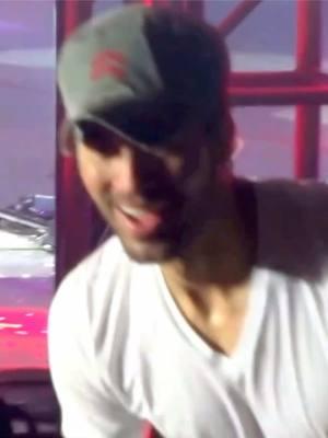 Enrique Iglesias performing “I Like It” live in Prague, 2016  #enriqueiglesias #fyp #kingoflatinpop #concert #performing #singing @Enrique Iglesias 