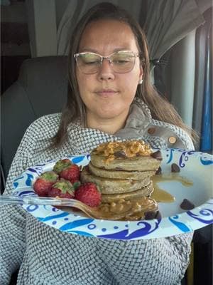 RECIPE: 1 LARGE BANANA MASHED 2 EGGS DASH OF VANILLA FEW DASHES OF CINNAMON Makes 4 small pancakes! 🥞  #fyp #fypシ #truckdriver #trucking #womenintrucking #semitruck #18wheeler #femaletruckdriver #ladytrucker #otr #overtheroad #cdlschool #regional #dedicated #pancakes #bananapancakes #lowcarb #4ingredientsrecipe #2ingredients #weightloss #bodyrecomposition 