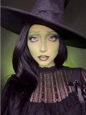 Wicked x Tim Burton: Elphaba 🖤 #wicked #TimBurton #makeuptransformation #timburtonchallenge #timburtoncharacter #wickedmakeup #makeuptutorial #mua #mahsup #elphaba #elphabacosplay 