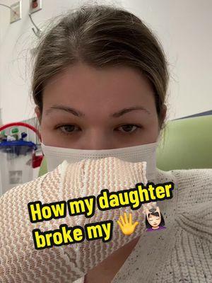 Ohhhhhh come on 2025!!! 💆🏻‍♀️ #brokenhand #momlife #surgery #fyp #fml #cantcatchabreak #darnit 