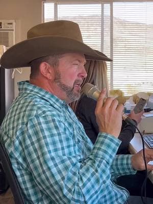 Yeah, yeah, the 11.868 was mine and Winston’s time 😂 #mountedshooting #wrangler #rodeoannouncer #horses #wyoming #idaho #pnw #arizona 