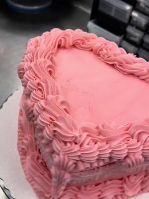 #cakedecorating #walmartheartcake #walmartcake #walmartbakery 