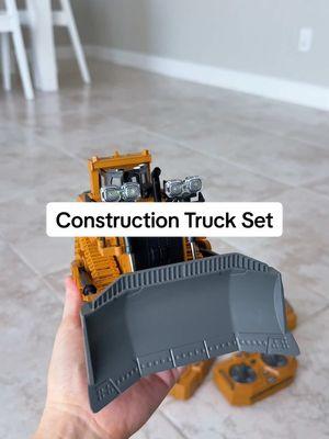 Kiddos who love construction toys are going to go crazy for this 🚦🚜🚧 @Akeleo Toys #excavator #rcexcavator #truck #trucktoys #remotecontroltruck  #christmasforkids #christmasgift #blackfridaydeals #giftideas #giftsforkids #giftideasforkids #kidschristmasgifts #playbasedlearning #playislearning #earlylearning #learnandplay #simpleplayideas #learningthroughplay #kidsactivitiesathome #ScreenFreeFun #CreativePlay #ToddlerMom #KidsActivities #ToySale #creatorsearchinsights 