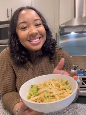 Vegan white wine fettuccine 🍜  last night was a lazy 30 minute dinner night. This bussed 🔥 easy and delicious 🤤  For more 30 minute meals download your digital cookbook on polishdinc.com or linked in my bio 🫶🏽  Shopping list 🛒  1 box vegan fettuccine  1 vegetable bouillon cube Vegan butter  1 cup vegan milk  1/4 cup white wine 1/2 white onion  1/2 yellow onion  2 tsp minced garlic  Vegan parmesan  Broccoli  Creole seasoning Garlic & onion powder  Lemon & garlic seasoning  Italian seasoning  Easy, easy, easy 😋  #vegan #fettuccine #whitewine #veganfoodshare #vegansofig #veganfood #veganrecipes #vegancommunity  #creatorsearchinsights #fyp #vegantiktok #vegantok 