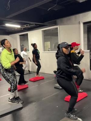 Beginner Step w/ Maria B is back ✨🕺🏾 #stepaerobics #stepworkout #fitness #pittsburgh #groupfitness #fyp #blackgirltiktok🤎 