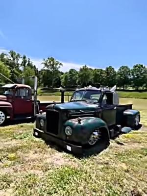 You couldn't show me a better lineup if you tried 😏😎 . . @Rob’s Speed Shop  is #AirslamitEquipped! #mackb61 #international #mackb67 #diesel #dieseltrucks #duallytrucks #bagged #airslamit #patina #custom #fassfuelsystems #robsspeedshop