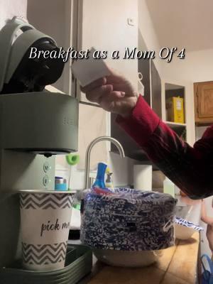 My chaotic morning making JUST breakfast #momof4 #momtok #MomsofTikTok #momlife #breakfast #breakfastvlog #Vlog 