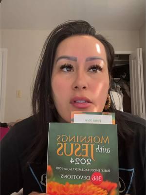 Don’t judge me on my reading lol #fyp #lifewithstef #dailydevotional #21daychallenge #fasting #nodrinking #newyearbetterme #godisgood #challengeyourself #morningswithjesus 