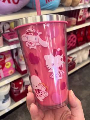 If i could actually keep up with straws id buy this but oh well #sanrio #hellokitty #mymelody #cinnamoroll #tuxedosam #pochacco #kuromi #ValentinesDay 