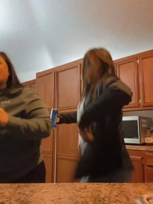 If you’re not dancing around scream singing P!nk on Friendsmas, is it even really Friendsmas? @Kaylee Belair #friendsmas #danceperformance #danceparty #screamsinging #pink #millennial #millennialsoftiktok #beyourself #cutloose 