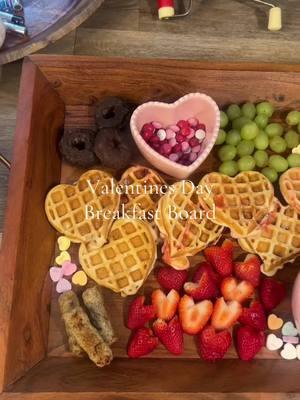 Valentines Day Breakfast Board 😋  #creatorsearchinsights #ValentinesDay #valentinescharcuterie #breakfastideas #breakfastboard #valentinesdayfood #valentinesdayideas #creativemom 