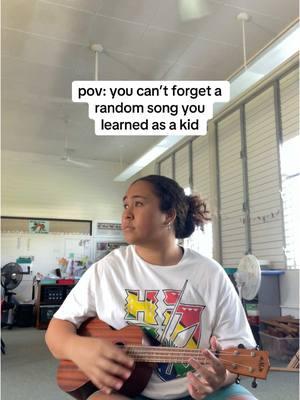 I have no idea where I learned this but I can’t forget it 🤷🏽‍♀️ . #nairie #musician #ukulele #hawaii 