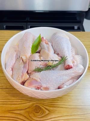 How to cut full chicken in Ghana #chicken #ghanafoodnetwork #ghanaianyoutubers  #howto #exhibitingmummysrecipes #makenefamous #blowthisvideo #bofrot #puffpuff #ghana #fy #fyp #fyp #fypppppppppppppppppppppppppppppppppppppppppppppppppppppppppppppppppppp #foryou #foryoupage❤️😍