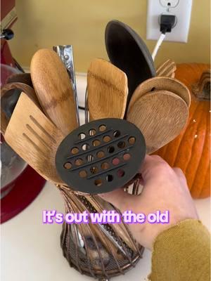 I think sharpay would agree, ditch your plastic kitchen utensils  #leaveplasticin2024 #healthyliving #holisticliving #holistichealth #wholesomehealth #woodisgood #goodbyeplastic #woodenutensils #metalutensils #leaveplasticbehind #microplasticsinfood #youarewhatyoueat #plasticfree #newyearsresolution #plasticfree2025 