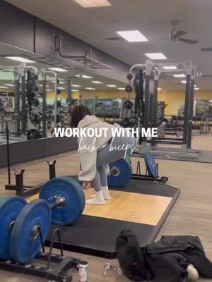 workout with me for back + biceps 💪🏽🦋 leggings are from @Paragon Fitwear  #upperbodyworkoutforwomen #upperbodyworkouts #workoutvideos #workoutvideosforwomen #backandbiceps #backandbicepsworkout 