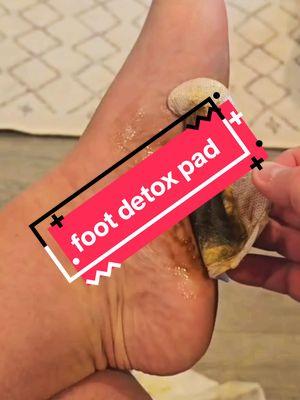 As you can see the detox foot pads work amazing!  #detox #footdetox  #toxins 