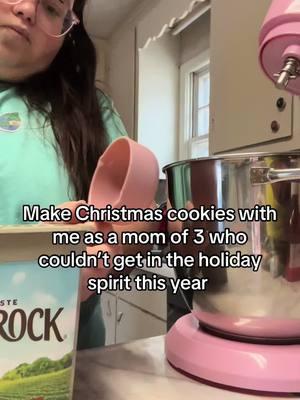 Cameo appearance w my dad. This is from Christmas time, finally edited and posting ! #fyo #foryoupage #christmascookies #christmas2024 #cookies #cookierecipe #sugarcookies #CapCut 