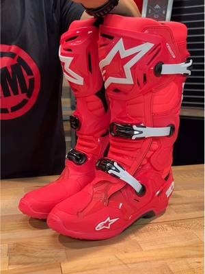 The Alpinestars Tech 10 Diva Pink/White Boots are in stock! 😍🔥 Are you getting a pair?? 🔗 @alpinestarsmx #RMATVMC #GetReady #Alpinestars #Moto #Motocross #DangerBoy #Tech10 #Dirtbikes