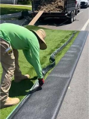 Front yard makeover 🌱 #landscaping #artificialgrassinstallation #artificialturf 