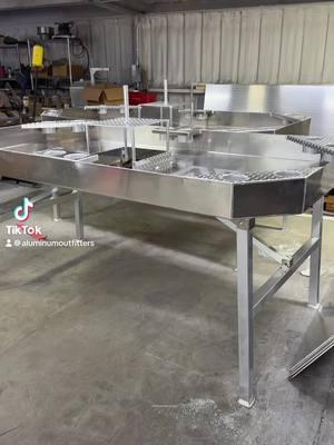 #crawfish #crawfishtable #crawfishseason #crawfishseason2025  #aluminumfabrication #outdoorlife #seafoodboil #seafood #seafoodlover 