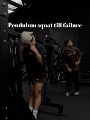 Everyone’s favorite the pendulum🙃  Dm for 1-on-1 or group training 🫶 #fyp #foryou #gym #GymTok #personaltrainer #pt #socal #losangeles #paramount #raveready @Benji_C12 