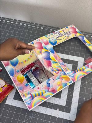 Jumbo Card with Rear loading Flap #createwithcreativequeen #Tutorial #yourcreativequeen #jumbocard #FoldableJumboCutOut #ValentinesDay #fypシ゚viral #girlhowyoudothat #bonnetgangcrafts #Trendsetter