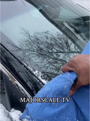 How I removed the snow from my windshield ❄️🚘 #majorscaletv #snowstorm2025 #snow 